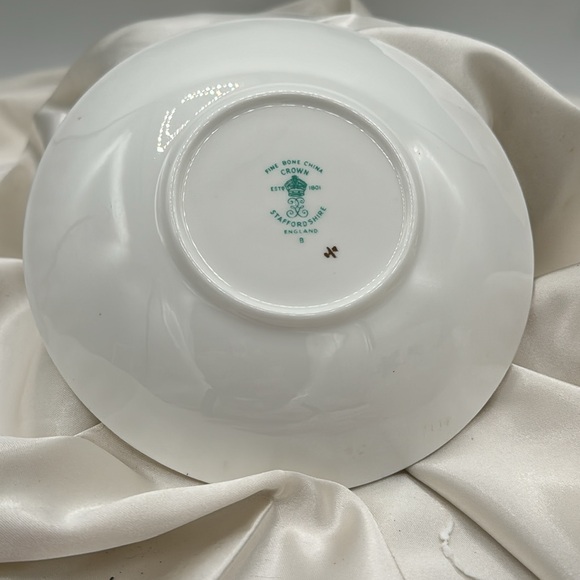 VINTAGE Crown Staffordshire Tea Cup & Saucer A808 Pattern Green Vines England - Picture 4 of 5